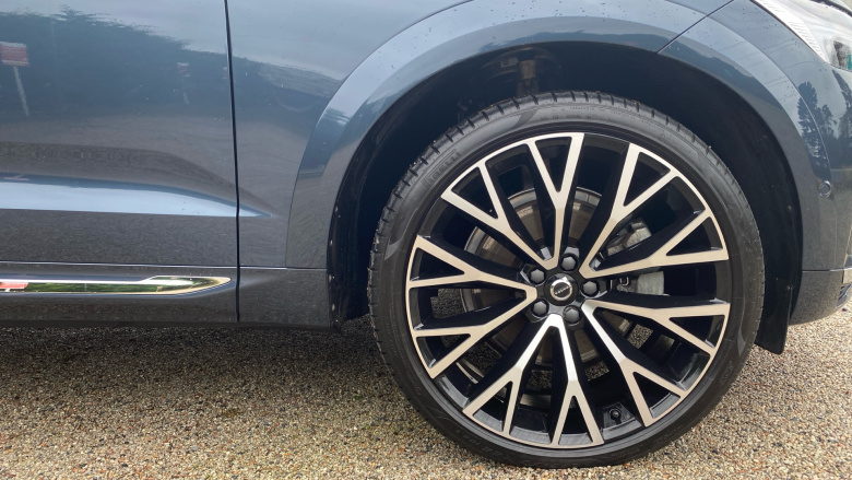 Volvo Xc60 2.0 T8 455 RC PHEV Inscription Pro 5dr AWD Auto Estate